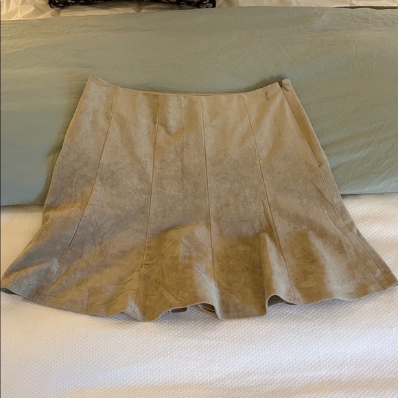 NWT BCBG Faux Suede Skirt Sz S - Picture 1 of 6